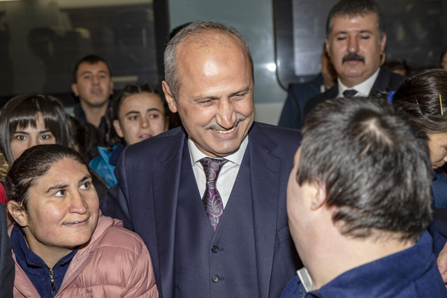 Bakan Cahit Turhan engelli bireyleri hem uğurladı hem söz verdi! - Resim: 0