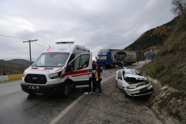 Kastamonu'da tırla otomobil çarpıştı: Çok sayıda ölü ve yaralı var - Resim: 4