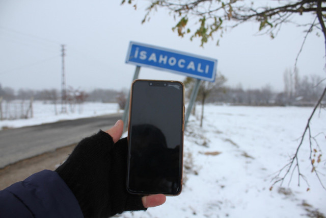 Köyde kurulan kamera sistemi ile gurbetçiler hasret gideriyor - Resim: 0