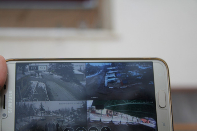 Köyde kurulan kamera sistemi ile gurbetçiler hasret gideriyor - Resim: 1