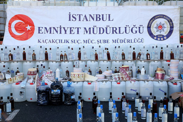 İstanbul merkezli 9 ildeki sahte içki operasyonunda gözaltı sayısı 80'e yükseldi - Resim: 1