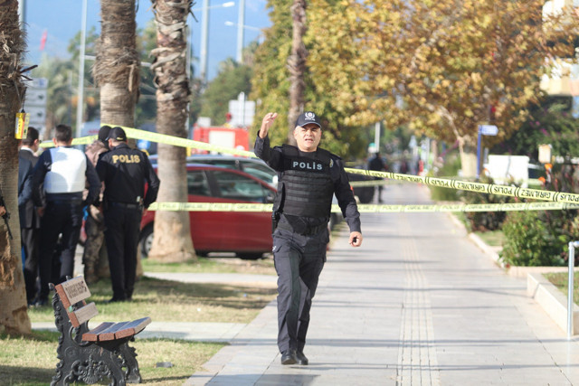 Antalya'da banka soymaya kalktı! Sebebi ise çileden çıkardı - Resim: 1