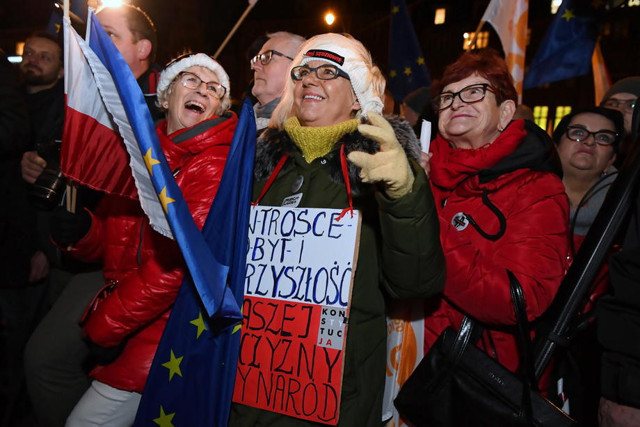Polonya'da on binler yine sokaklarda - Resim: 0