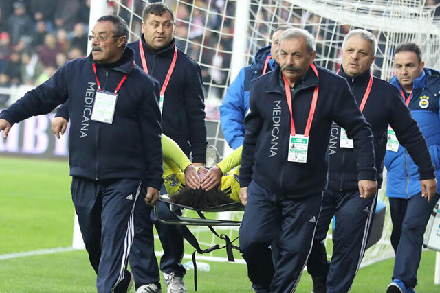 Max Kruse'nin jesti Sadık Çiftpınar'ı ağlattı - Resim: 1