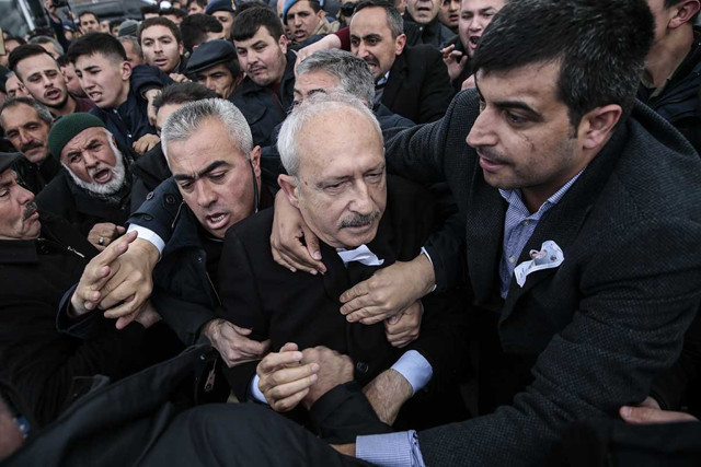 Kemal Kılıçdaroğlu'na yumruk atmıştı! 3 yıl 10 aya kadar hapsi istendi - Resim: 0