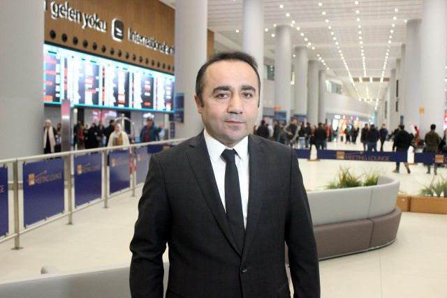 İstanbul Havalimanı'nda yeni uygulama! Pankartla yolcu karşılama bitti - Resim: 0