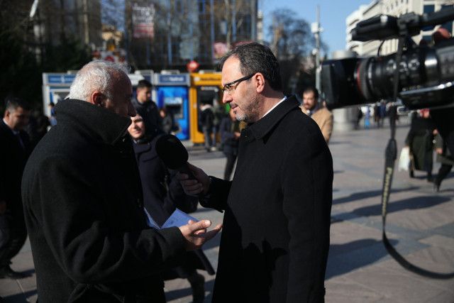 Bakan Kasapoğlu Gazeteciler Günü’nde muhabir olup sokağa çıktı - Resim: 2