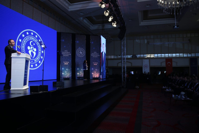 Bakan Kasapoğlu'ndan Spor Kulüpleri ve Federasyonları Yasası açıklaması - Resim: 3