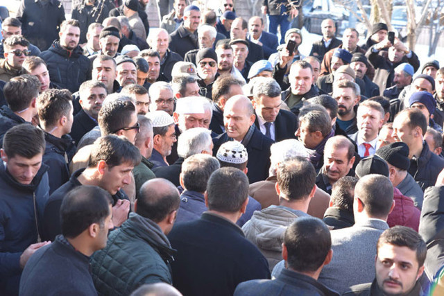 Bakan Süleyman Soylu'dan Şeyh Abdulkerim Çevik'in ailesine taziye ziyareti - Resim: 0