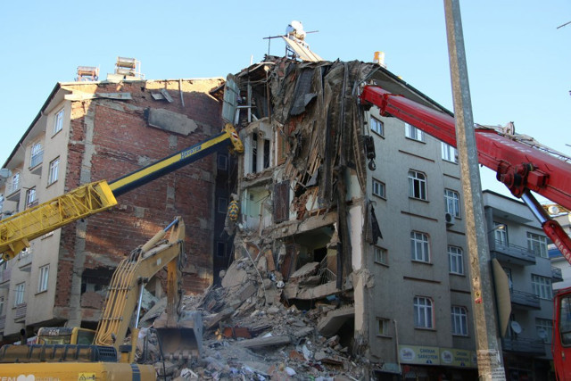 Elazığ depreminde 7 kişiye mezar olan Aykent apartmanı ile ilgili şok iddia - Resim: 1