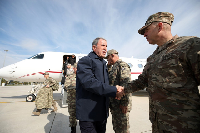 İdlib'deki saldırı sonrası Hulusi Akar ve komuta kademesi Suriye sınırında - Resim: 0