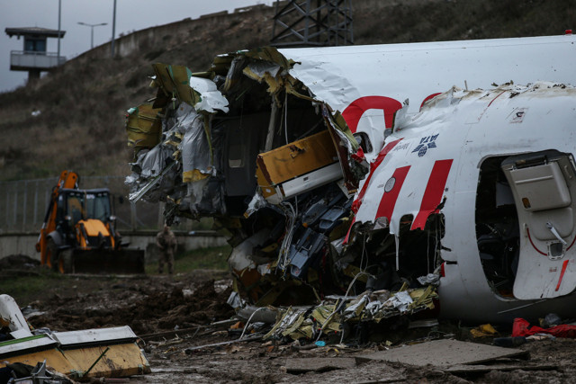 3 kişinin öldüğü Pegasus uçak kazasıyla ilgili bomba iddia! Hem pilotlar hem... - Resim: 2