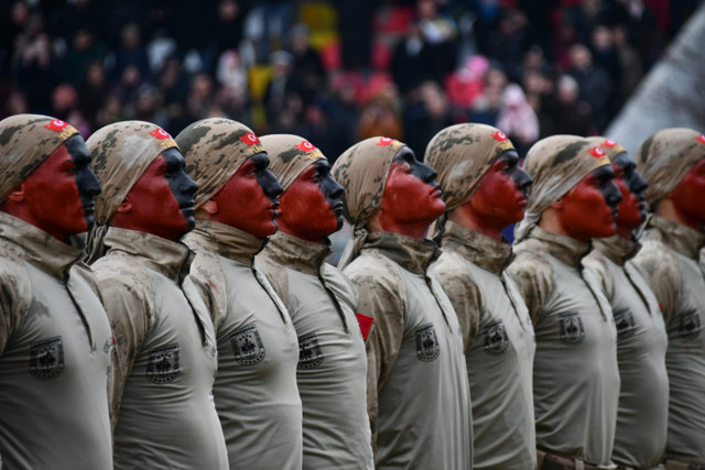 Yiğit uzman erbaşlar yemin töreninin ardından göreve başladı - Resim: 0