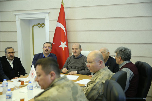 Soylu'dan depremzedelere ziyaret - Resim: 1