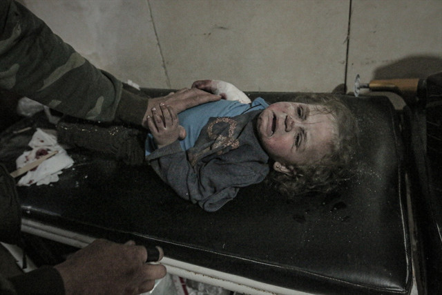 Beşar Esad İdlib'de yine sivilleri vurdu! 20 ölü - Resim: 0