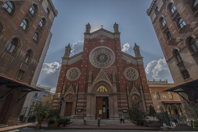 İstanbul'daki tarihi kilise satılığa çıkarıldı büyük kriz çıktı - Resim: 1