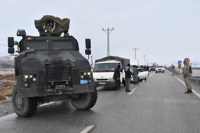 Ağrı'da gümrük aracına son dakika roketli saldırı! Şehit ve yaralılar var - Resim: 2