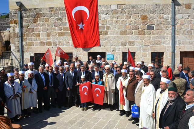 TSK'nın Bahar Kalkanı Operasyonu'na katılan askerler kurban kesilerek uğurlandı - Resim: 1