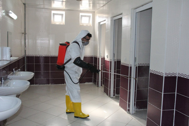 Adıyamanlı öğrenciler koronaya karşı dezenfektan üretiyor - Resim: 0