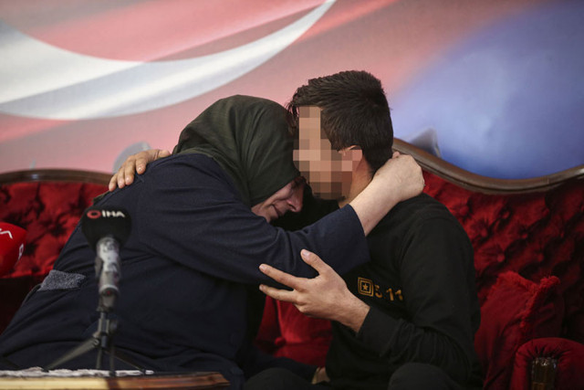 5 yıl önce PYD/YPG'ye katılan H.D. İstanbul'da ailesine teslim edildi - Resim: 0