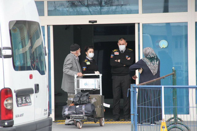 Umreden dönen vatandaşlara koronavirüs karantinası - Resim: 0