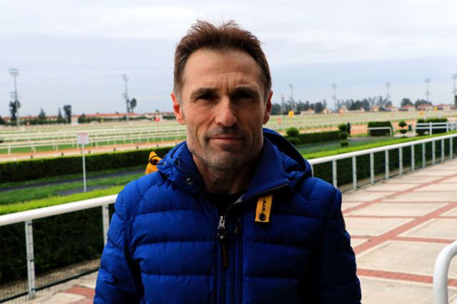 Adana'daki koşuda atın bacağı kırıldı jokey gözyaşlarına boğuldu - Resim: 1