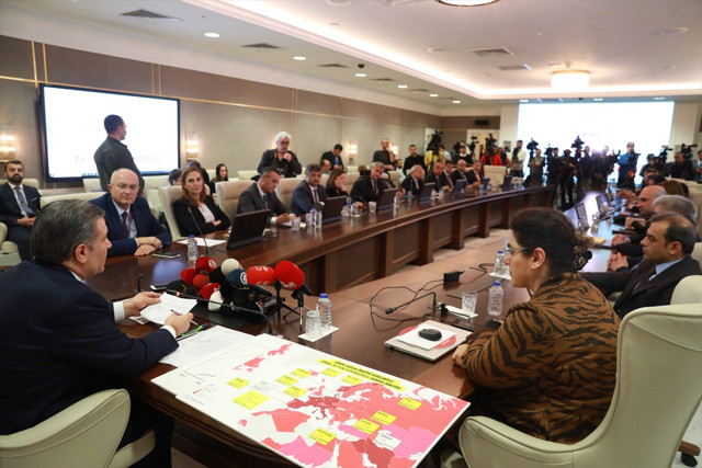 Sokağa çıkma yasağı gelecek mi Sağlık Bakanı Fahrettin Koca açıkladı - Resim: 0