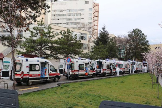 Karantinadaki umrecilerde koronavirüs çıktı - Resim: 0