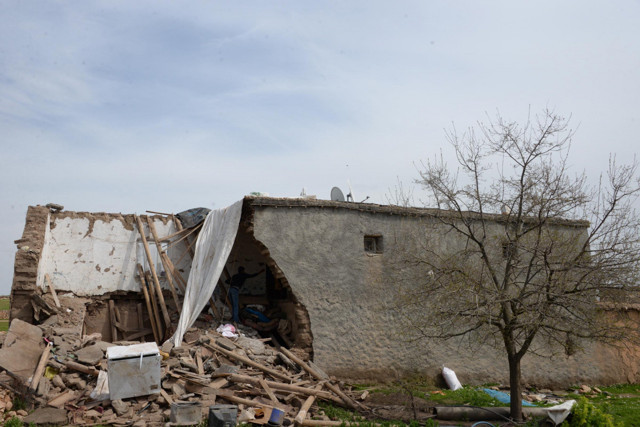 Diyarbakır'da çöken kerpiç evde kızını kaybetti babanın verdiği söz yürek sızlattı - Resim: 2