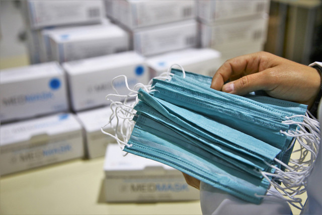 Eldiven ve maskeler için yeni karar! Bakan Murat Kurum açıkladı - Resim: 0