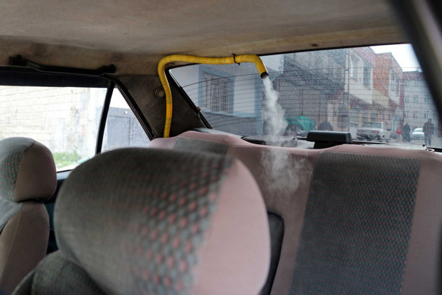 Gaziantep'te oto tamircisinin mühendislik harikası araç kendini dezenfekte ediyor - Resim: 1