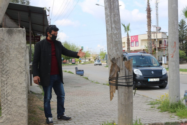 Adana'da şaşırtan görüntüler kopan telefon direğini kabloyla sabitlediler - Resim: 1