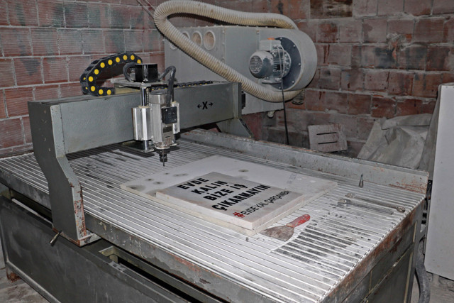 Samsun'da mermer işçisinin mezar taşlı 'Evde kal' çağrısı - Resim: 1