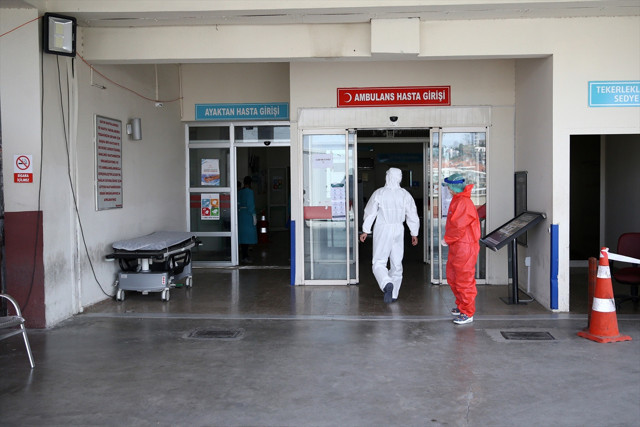 Korona testi sonrası dehşet saçtı: Bende varsa herkese bulaşsın - Resim: 0