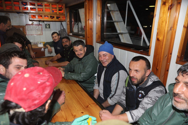 Pakdemirli: Balıkçılık av sezonu bugün sona erdi - Resim: 0