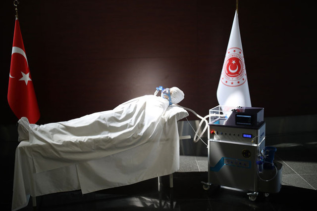 Milli Savunma Bakanlığı yüzde 100 yerli mekanik solunum cihazı üretti - Resim: 1