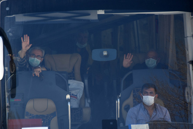 Konya'da umreden dönen 350 kişi karantina sonrası evlerine gönderildi - Resim: 1