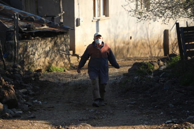Bu köy koronavirüs kurallarına bir başka uyuyor! Prof. Ateş Kara ne dese oluyor - Resim: 2