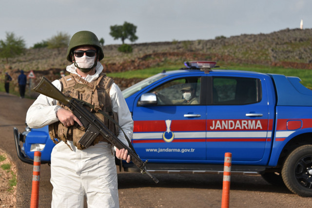 Şanlıurfa'da Aşağı Beşyamaç Mahallesi karantina altına alındı - Resim: 0
