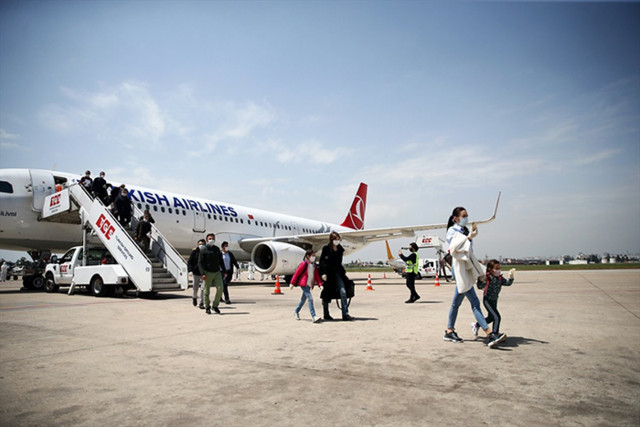 Rusya'dan 179 Türk Adana'ya getirildi - Resim: 0