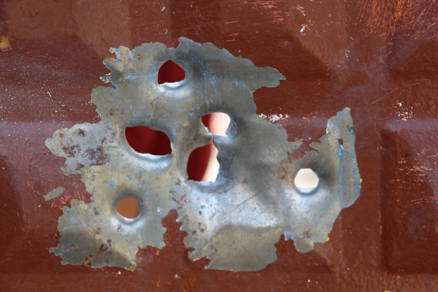 Mardin'de bastığı evin kapısına ateş ederken genç kızı başından vurdu - Resim: 0