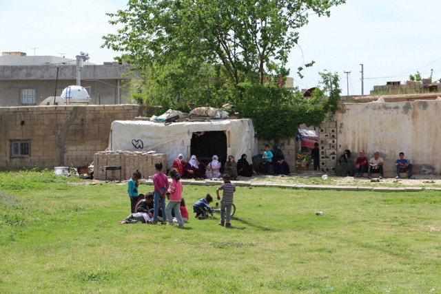Mardin'de bastığı evin kapısına ateş ederken genç kızı başından vurdu - Resim: 1