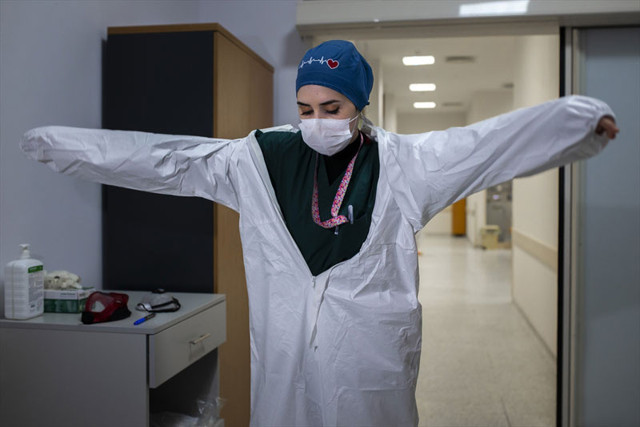 Yoğun bakımda koronavirüs hastaları görüntülendi dikkat çeken not - Resim: 0