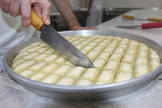 Gaziantep'te baklava tutkunlarına hizmet devam etti - Resim: 2