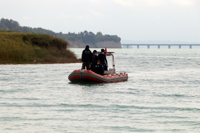 Adana'da baraj gölünde erkek cesedi bulundu - Resim: 1
