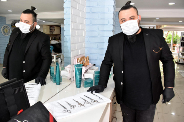 İzmir'de erkek kuaföründe randevu yoğunluğu 5 gün şimdiden doldu - Resim: 0