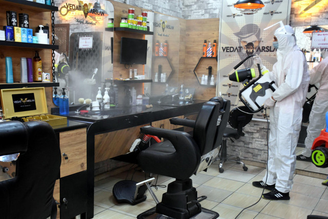 İzmir'de erkek kuaföründe randevu yoğunluğu 5 gün şimdiden doldu - Resim: 2