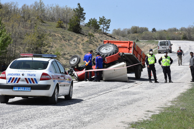 Sivas'ta traktör başında ecele yakalandı - Resim: 1