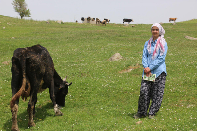 Bakan Selçuk’un övgü ile bahsettiği imam hatip öğrencisi Ayşenur konuştu - Resim: 0
