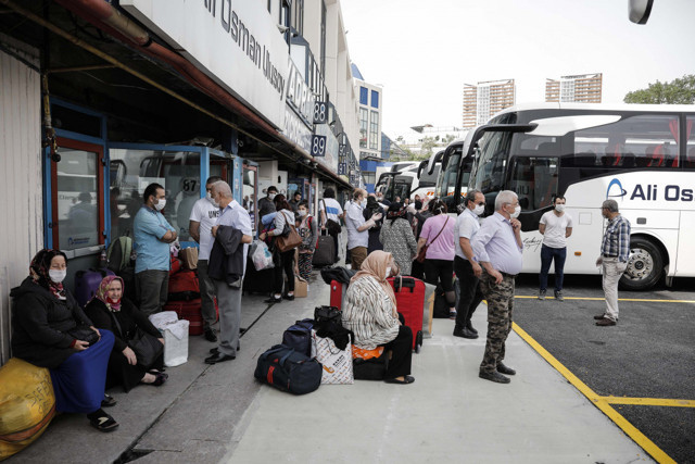 İstanbul'dan Karadeniz'e çay hasadı için yolculuk başladı - Resim: 1